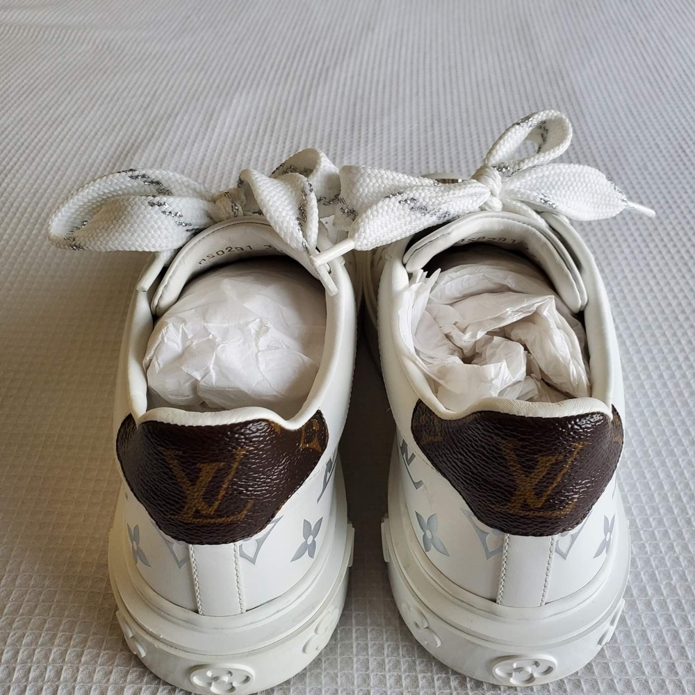 Louis Vuitton sneaker shoe - Picture 3 of 8